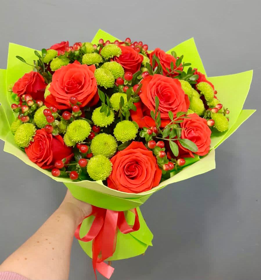 Букет цветов из: Хризантемы и Розы в Старовеличковской