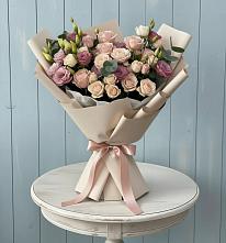 Букет цветов из:  Розы и Лизиантусы в Старовеличковской