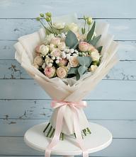 Букет цветов из:  Розы и Лизиантусы в Старовеличковской