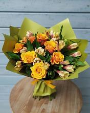 Букет цветов из:  Альстромерии и Розы в Старовеличковской