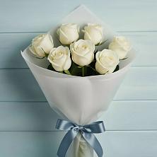 Букет 7 Белых роз Эдлесс Лав в Старовеличковской