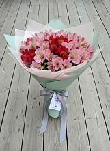 Букет цветов из:  Альстромерии в Старовеличковской