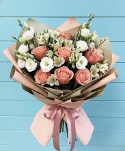 Букет цветов из:  Розы, Альстромерии и Лизиантусы в Старовеличковской