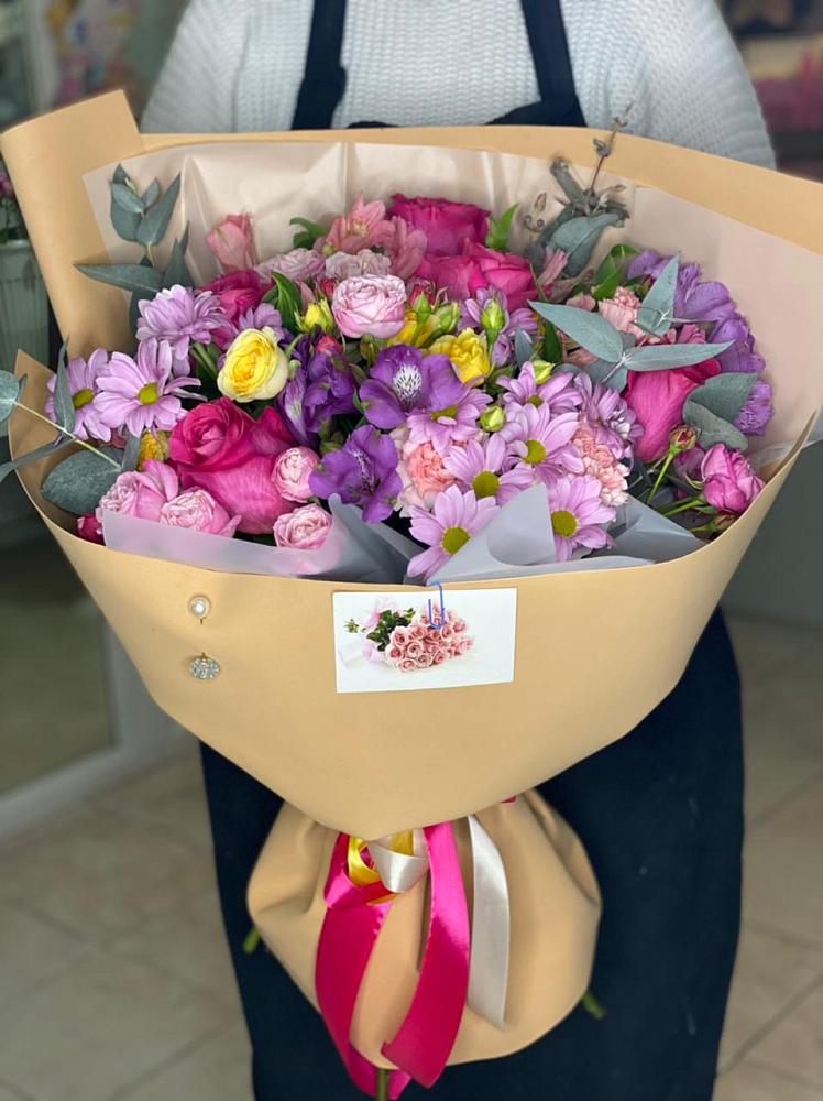 Букет цветов из: Хризантемы, Гвоздики и Альстромерии в Старовеличковской