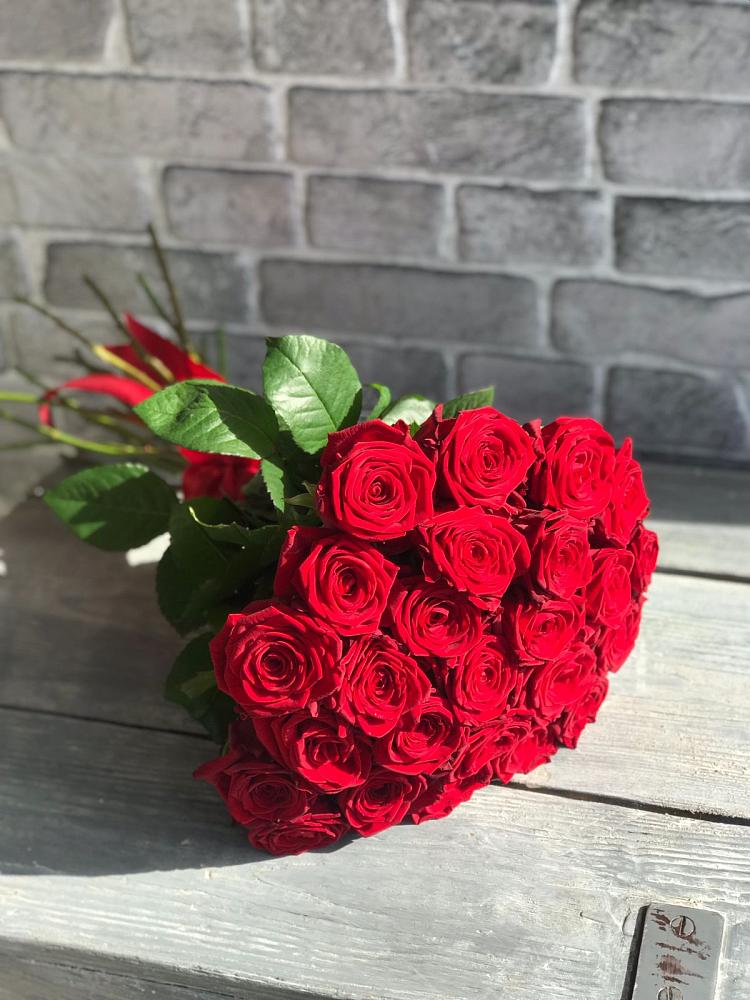 Букет Красные розы Фридом в Старовеличковской