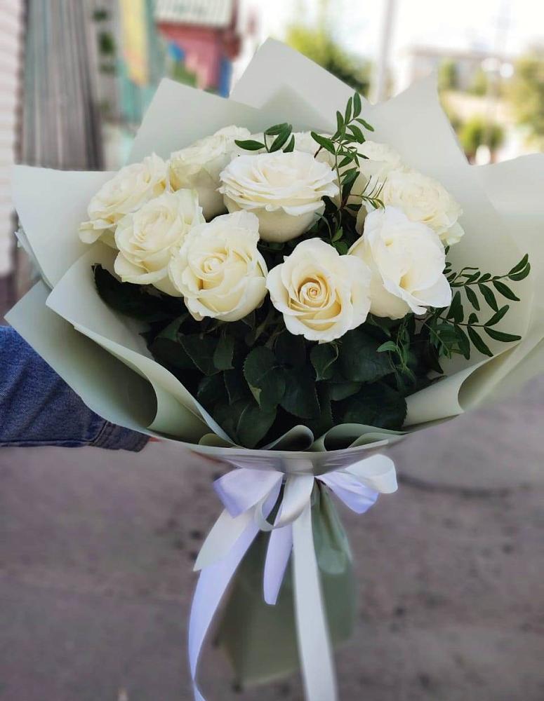 Букет Белые розы Проуд в Старовеличковской