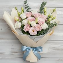 Букет цветов из:  Лизиантусы в Старовеличковской
