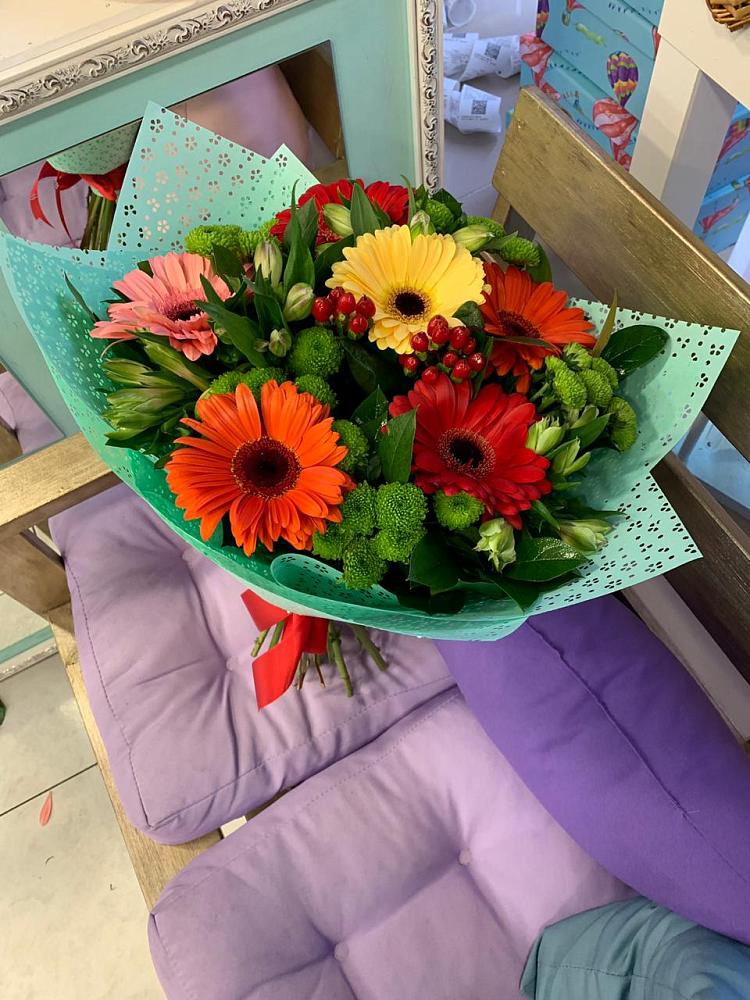 Букет цветов из: Герберы, Хризантемы и Альстромерии в Старовеличковской
