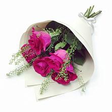 Букет цветов из:  Розы в Старовеличковской