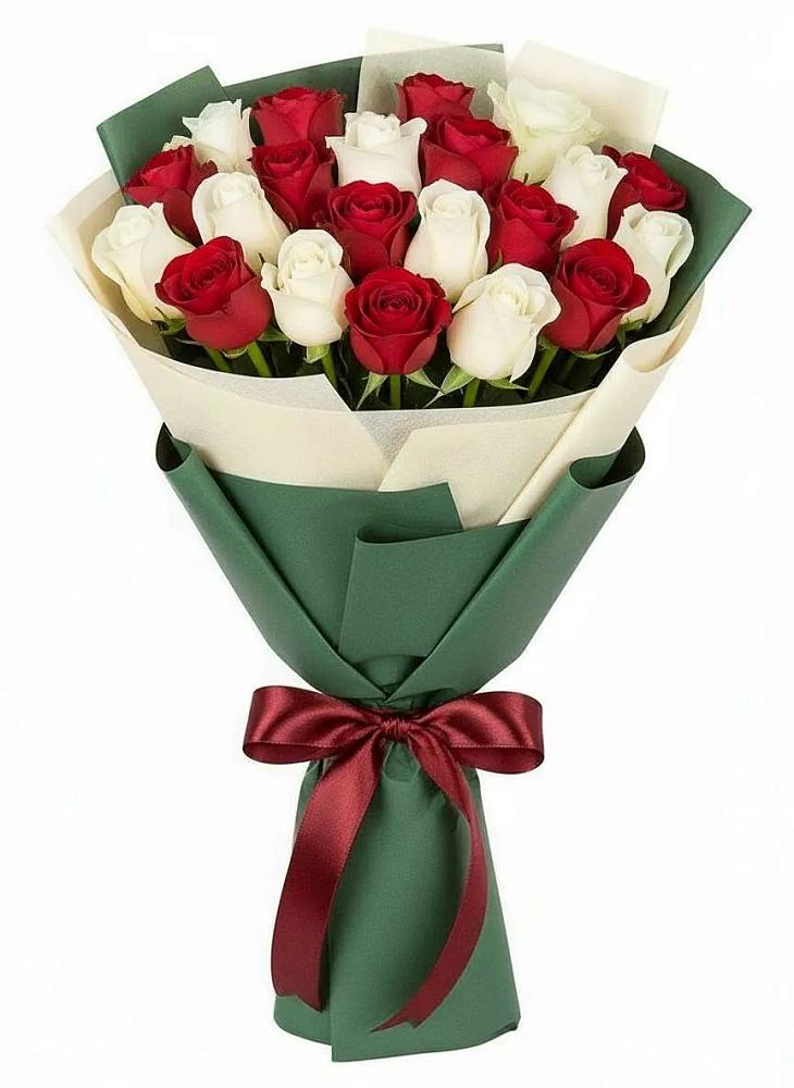 Букет Микс из красных и белых роз в Старовеличковской