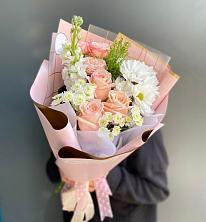 Букет цветов из:  Хризантемы и Розы в Старовеличковской