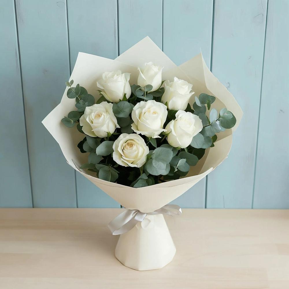 Букет Белые розы в Эвкалипте в Старовеличковской