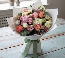 Букет цветов из:  Розы, Лизиантусы и Гвоздики в Старовеличковской