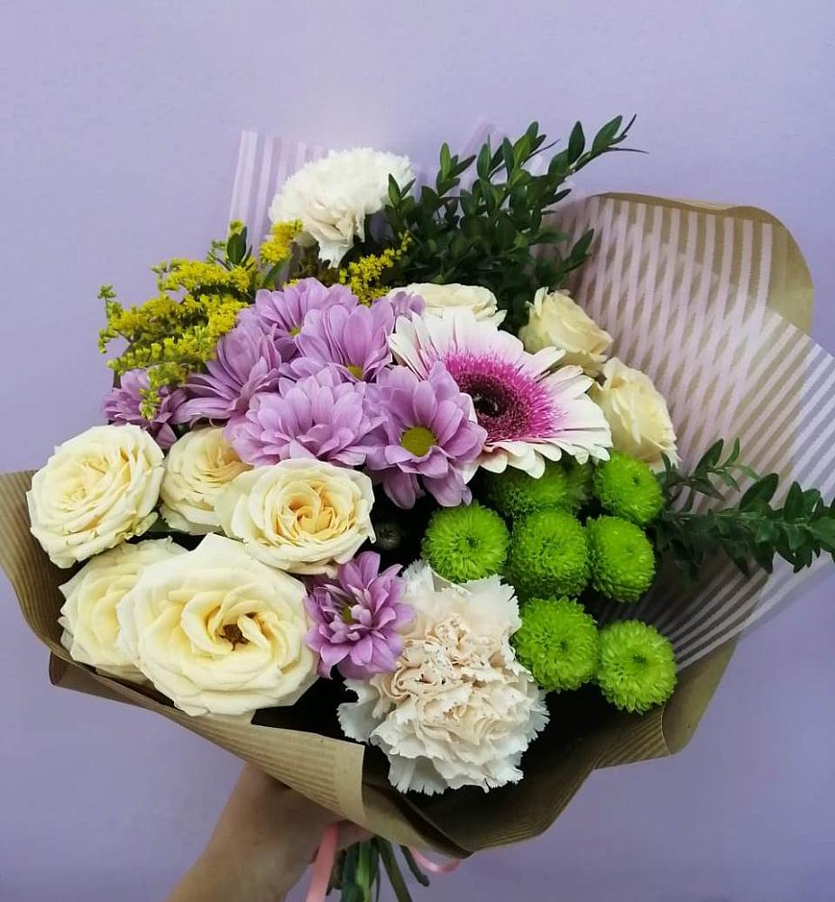 Букет цветов из: Хризантемы, Розы, Гвоздики и Герберы в Старовеличковской