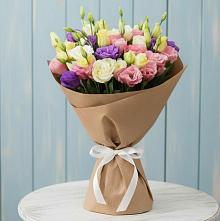 Букет цветов из:  Лизиантусы в Старовеличковской