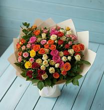 Букет Микс из разноцветных кустовых роз в Старовеличковской