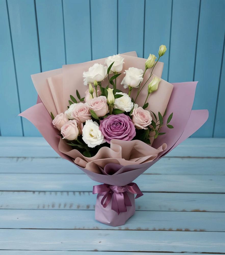 Букет цветов из: Розы и Лизиантусы в Старовеличковской