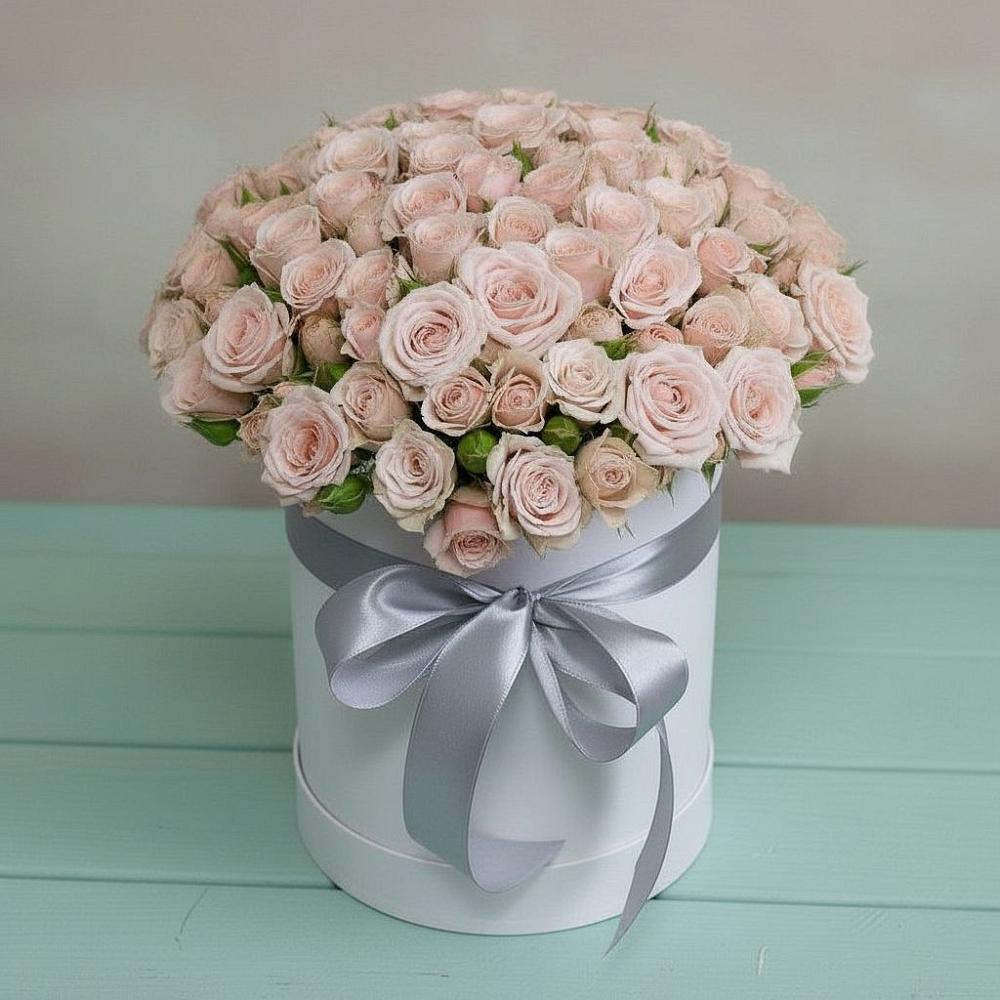 Цветочная композиция из Розы в шляпной коробке в Старовеличковской