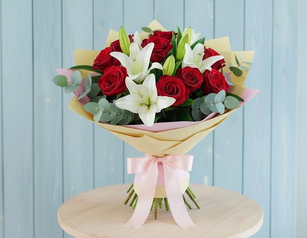 Букет цветов из: Лилии и Розы в Старовеличковской