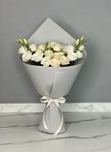 Букет цветов из:  Розы и Лизиантусы в Старовеличковской